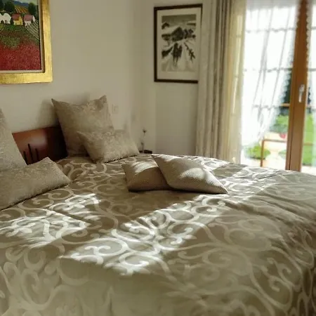 Apartment Chic With Access To Shared Pool And *
