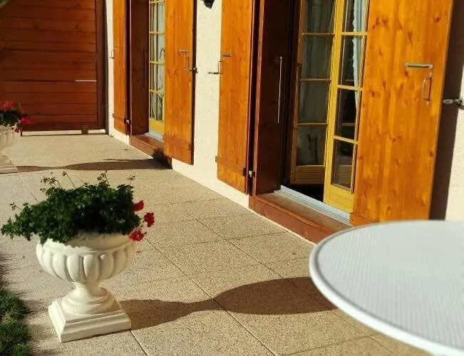 Chic With Access To Shared Pool And Apartament *