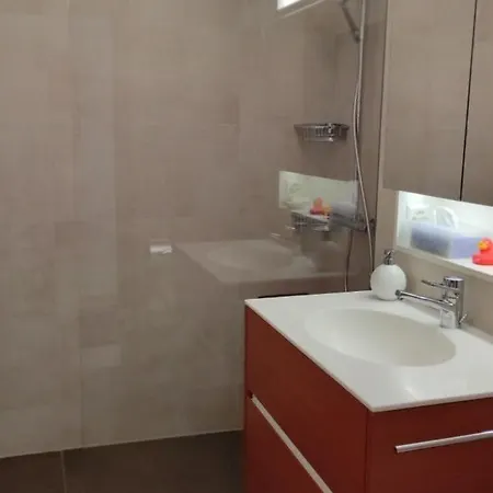 Chic With Access To Shared Pool And Chateau-d'Oex