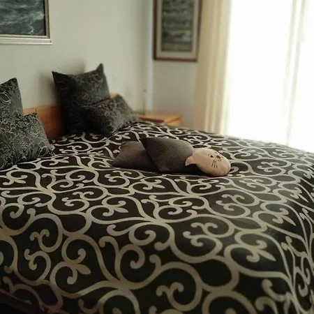 Apartman Chic With Access To Shared Pool And